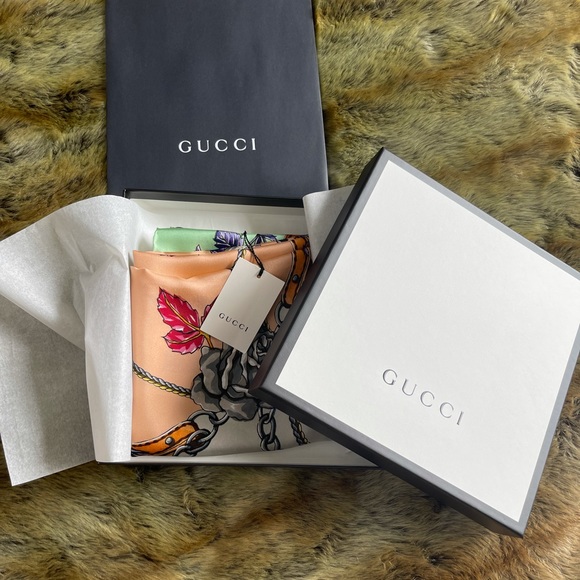 Gucci Silk Shawl/Scarf Aqua-Pink - Picture 3 of 12